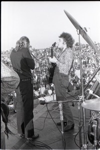 Hollywood Speedway Rock Festival: Elvin Bishop performing with group