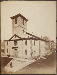 Exterior view of the Brattle Street Church, Brattle Square