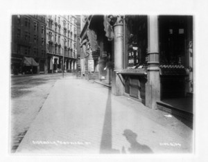 Sidewalk, 580 Washington St., east side, Boston, Mass., November 6, 1904