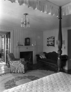 Johnathan Bates-Cramer House, Cohasset, Mass., Bedroom.