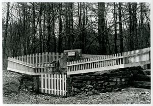 Marvell Cemetery and fence