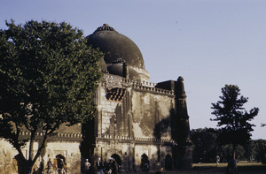 Bara Gumbad, a tomb at Lodi Gardens