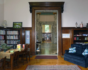 Field Memorial Library: doorway inside the rotunda