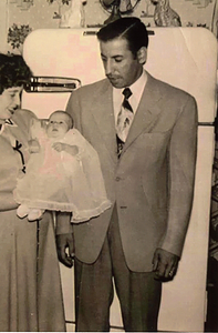 Manny Oliveira with wife, Pat, and daughter, Mary Gail