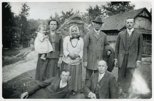 Szpila family: group portrait