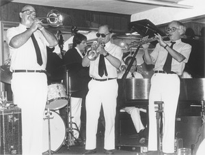 Stan McDonald on stage with his Blue Horizon Jazz Band