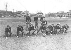 Swampscott High School football team, 1915; offensive formation #2