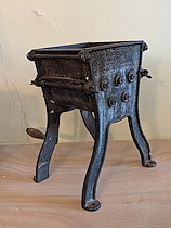 Lee Breadcrumb Machine