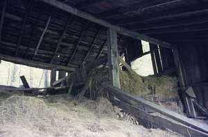 Post-and-beam construction in Moon Barn in Moon Lot / Primmer Farm.