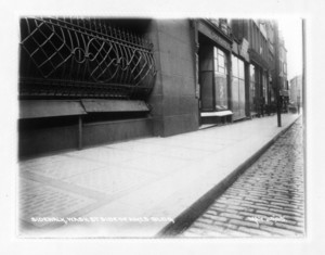Sidewalk, Washington St. side of Ames Building, Boston, Mass., May 20, 1905