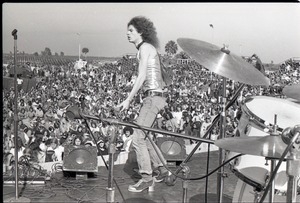 Hollywood Speedway Rock Festival: Wet Willie in performance, Jimmy Hall (vocals) at edge of stage