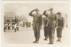 General Bradley and Gen. Koening at the Unknown soldiers' tomb