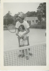 Bernice and Sharon Kahn on tennis court