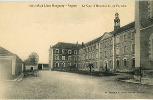 Postcard: Institution Libre Mongazon-Angers -- La Cour d'Honneur et les Parlois