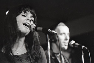 Linda Ronstadt at Paul's Mall: Ronstadt performing with Gib Guilbeau on guitar