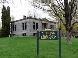 Meekins Public Library: view from the front