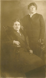 Harriot and Mary Jane MacGillivray