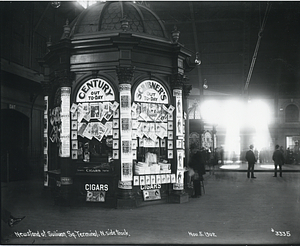 Newsstand at Sullivan Square terminal, north side track