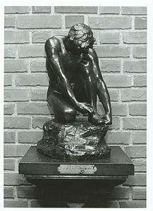 The Competitor sculpture by Robert Tait McKenzie