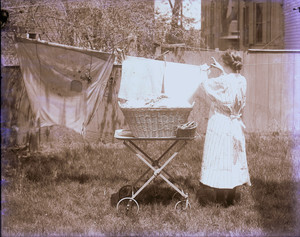 Tray, hanging the clothes