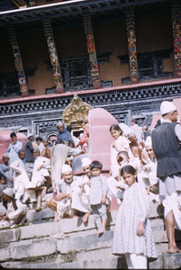 People in front of Hindu temple