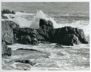 Splash of waves on rocks