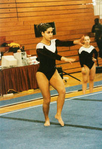 Gina Gutierrez performing floor routine