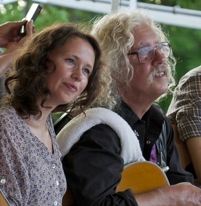 Sarah Lee Guthrie and Arlo Guthrie performing at the Clearwater Festival