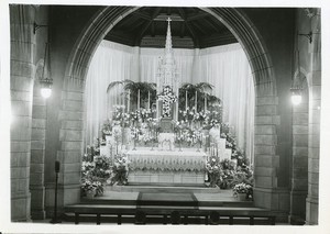 Saint Mary's Hall interior: chapel altar during service for Holy Thursday