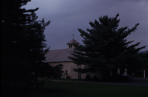 Buxton Farms horse barn on Walter Beinecke property.