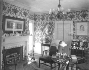 Baker House, Plymouth, Mass., Sitting Room..