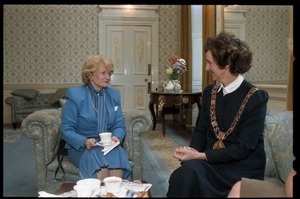 Margaret Heckler, United States Ambassador to Ireland, seated with Carmencita Hederman, Lord Mayor of Dublin