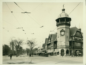 View of Coolidge Corner at the intersection of Beacon and Harvard, Brookline, Mass., circa 1904-1912