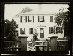 Exterior view of an unidentified house, Portsmouth, N.H., 1914