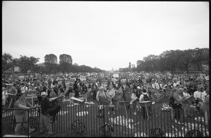 Long view of the large crowd on the National Mall for the 2004 March for Women's Lives
