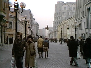Young Storytellers in Russia; Street Scene Footage, Tape 1152