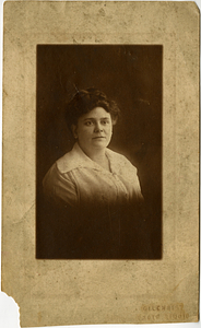 Mamie Costa portrait