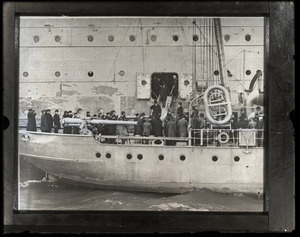 Woodrow Wilson's return from the Paris Peace Conference: Wilson debarking from the George Washington onto the Coast Guard cutter Ossipee for transport to Commonwealth Pier in South Boston (copy image)