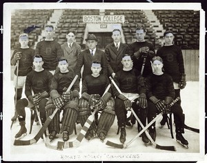 Photo of 1922-1923 championship-winning Boston College men's hockey team