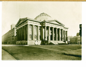 Exterior view of old Custom House, Boston, Mass., undated