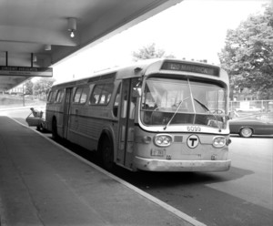 Bus 6099 '120', Orient Heights Station