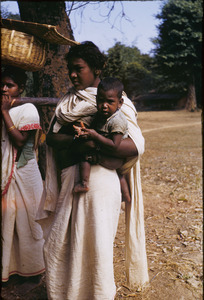 Munda mother and child in the Ranchi district