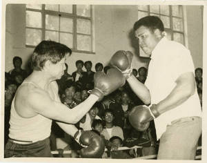 Wang Shou-Xim and Muhammad Ali (1986)