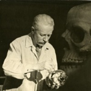 Robert M. Green lecturing in anatomy