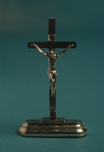 Automobile crucifix