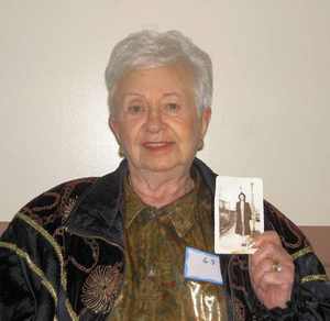 Bette Klein at the Hebrew Senior Life Mass. Memories Road Show (1)