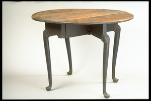 Queen Anne Drop-leaf Table