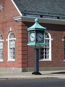 Wakefield Savings Bank clock, Wakefield, Mass.