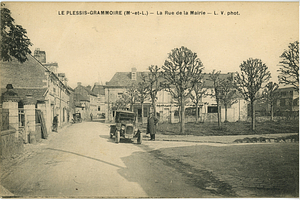 Postcard: Le Plessis Grammoire - La Rue de la Mairie
