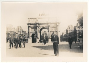 Joe Langland by the Arc de Triomphe du Carrousel
